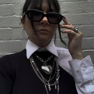 Meet your Posher, Isabella